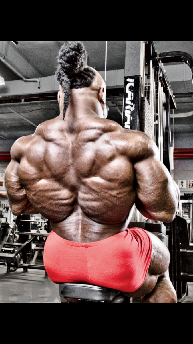 ryan_a_milli's tweet photo. Look at them lats. They go down to his butt practically, and that thickness #DreamBack http://t.co/JHbo5r3AQd
