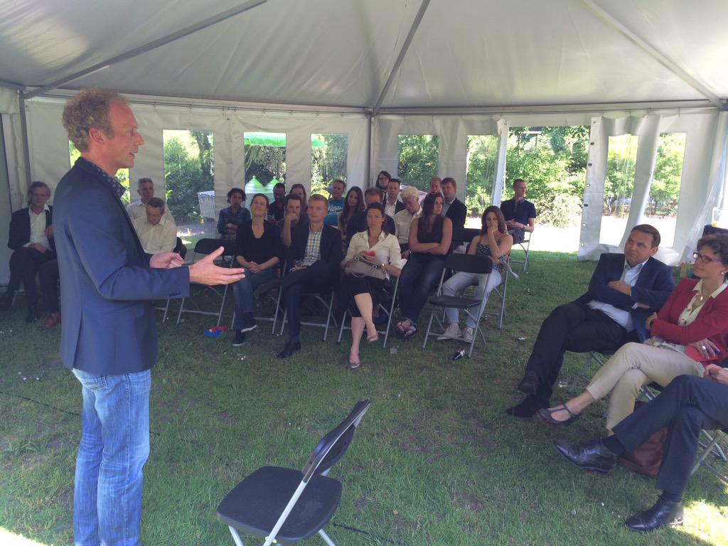 rraatgever's tweet image. I'm really proud of the scientists pitching their high tech facilities at @UtrechtUni and @UMCUtrecht for companies.