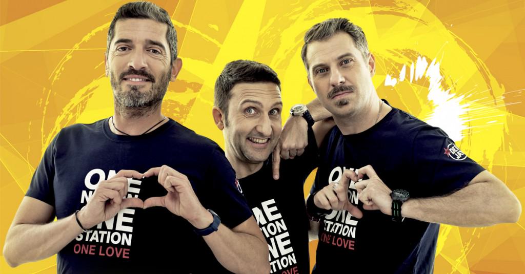 radiodeejay's tweet photo. Oggi è il giorno di #OneNationOneDonation Segui la diretta su http://t.co/6TCuWB8RaG @triomedusa http://t.co/5vocMGjsj2