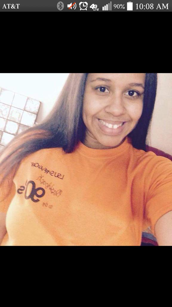 tease2230's tweet photo. Y'all Sarah Noe is missing and her family and friends are really concerned, will you please share #helpfindsarah http://t.co/DWK3V3zToa