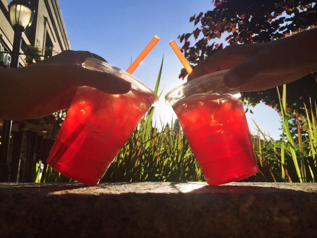 TEAVANA's tweet photo. It's tea time! Enjoy 1/2 off iced beverages in stores June 11-14 from 3-6 PM. #IcedTea #HappyHour http://t.co/2elOiMZKRo