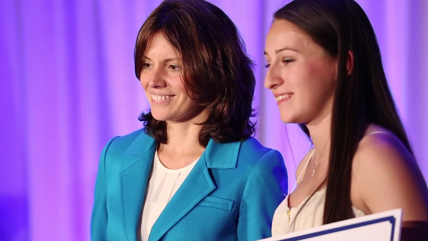 YurViewNE's tweet photo. #CoxRISA female athlete of the year headed to @LasellCollege http://t.co/iDIcCMPelc @MSCathletics @JordanMc56 http://t.co/LxqSlat1DC