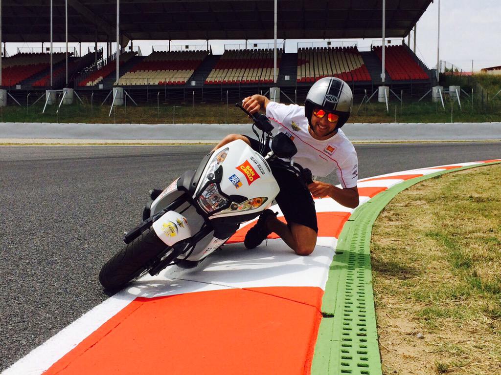 FerrariMatteo11's tweet photo. • Ready for Tomorrow • #technipes #aken #grouppack #sancarlo #amir #Nolan #Xlite #moto3 http://t.co/kDGJmkNHPr