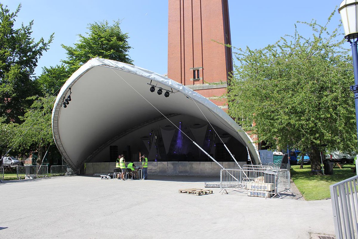 GuildofStudents's tweet image. The #Gradball2015 site is ready - now we just need you! #gradball