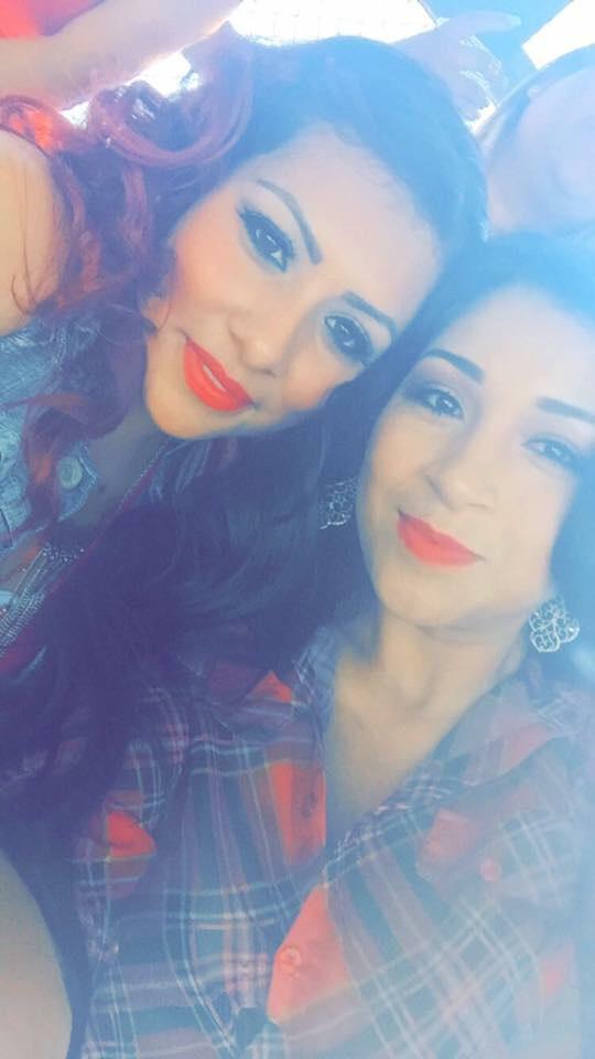 FlakaVz's tweet photo. 👭❤️ http://t.co/hxarhhSd8D