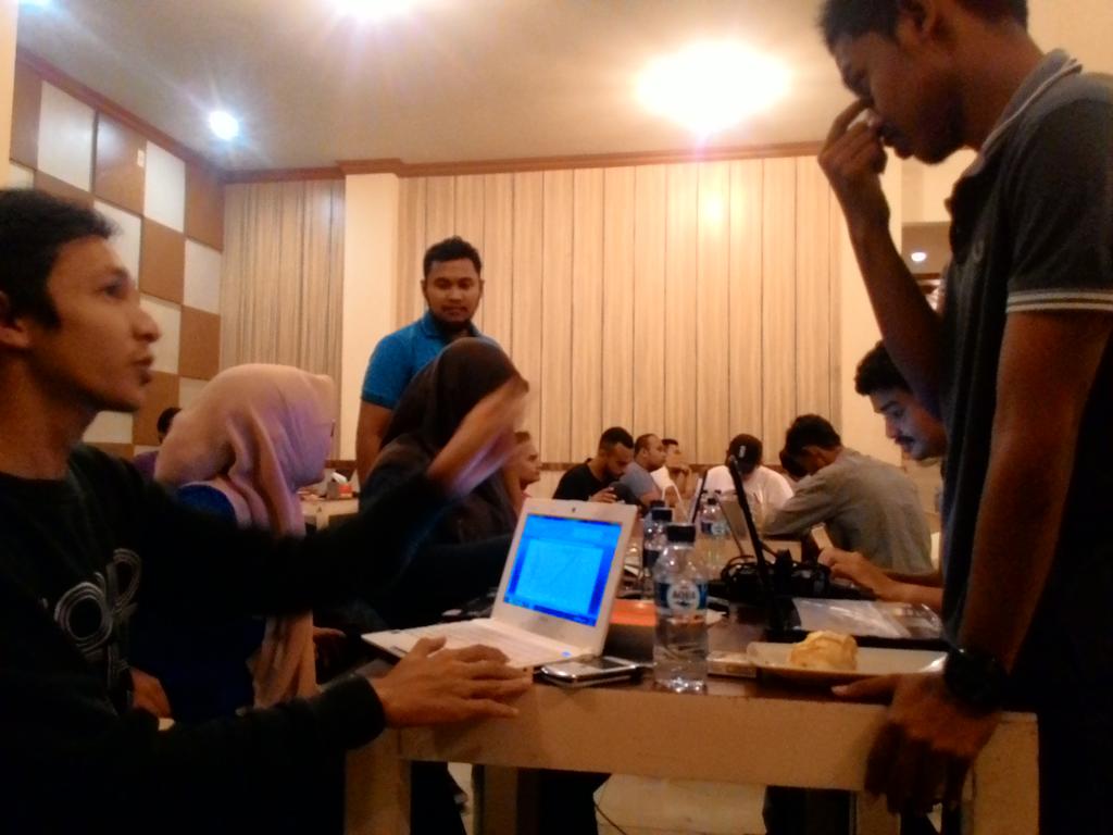 Laporan abang belum siap dek, besok dikumpul dek :( cc : @HMTP_Unsyiah
