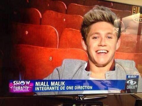 loustripperx's tweet image. Por que tener a "perrie malik" cuando tienes esto