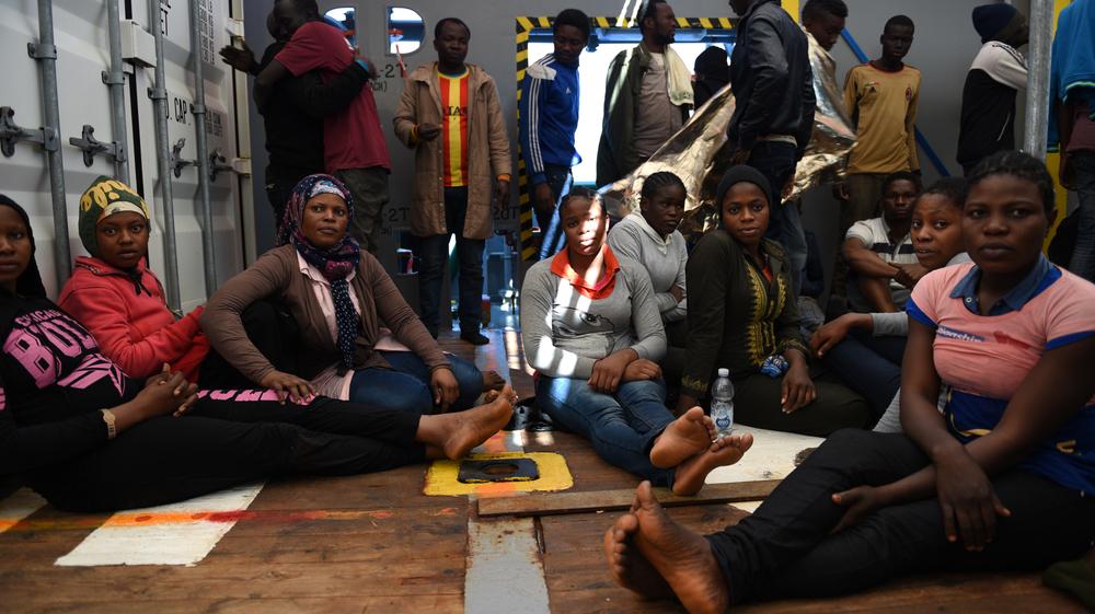 MSF_canada's tweet photo. Mediterranean crisis: We provide psychological first aid to survivors of fatal crossings http://t.co/xlMAaFwqYq http://t.co/DpLctXZ50W