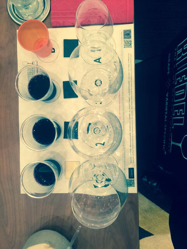RonenNissenbaum's tweet photo. #luxcon15 wine tasting about to happen! http://t.co/prLdqSrS3h