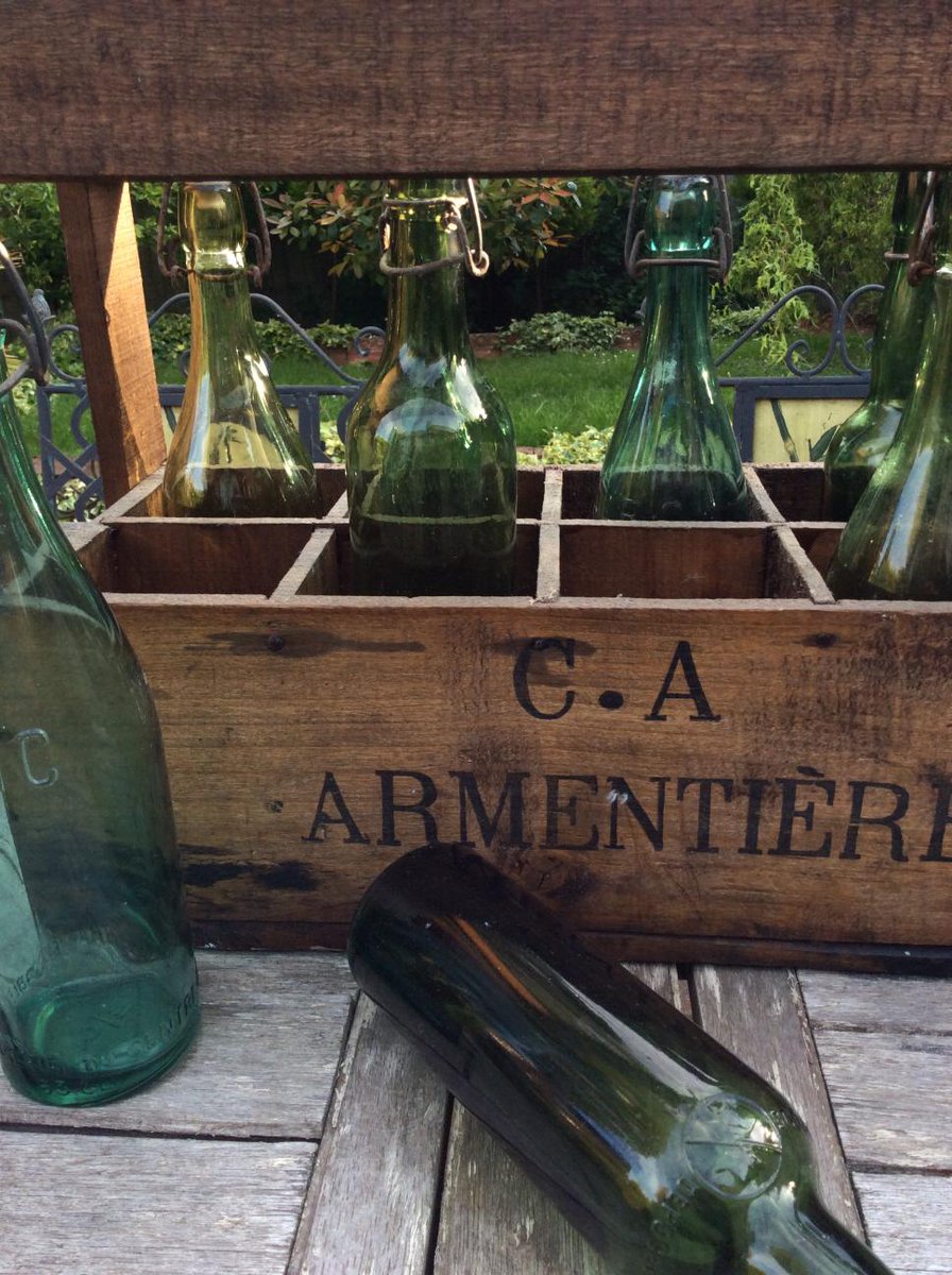 ThingsLessO's tweet photo. French vintage wine crate. Great kitchen display, prop, pub décor. New in on TLO #FrenchAntiques #Brocante http://t.co/yEL9q2F4IY