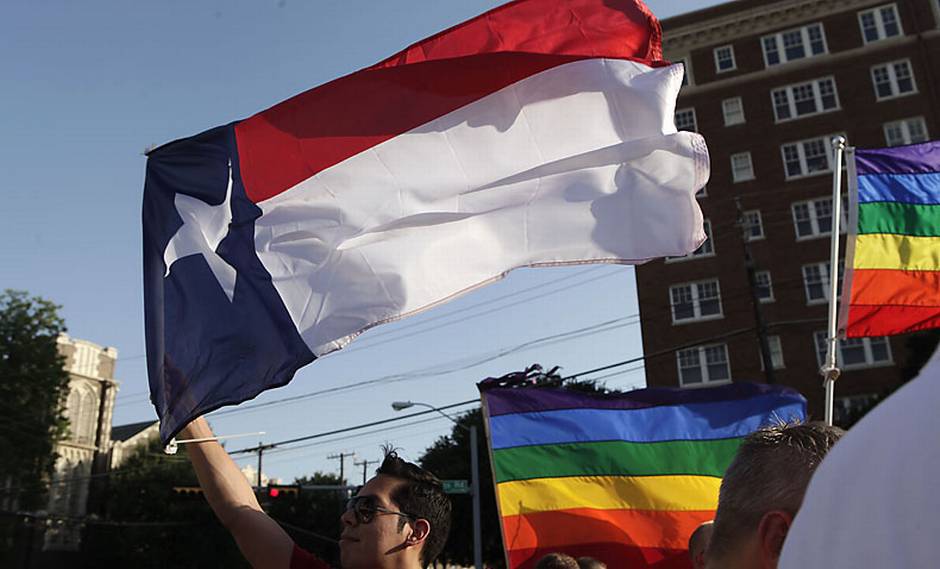 Dallas County won't delay licenses for gay, lesbian couples, if #SCOTUS OKs same-sex marriage d-news.co/Oci9G