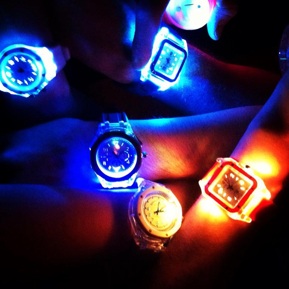 watchmerave's tweet photo. #EDC is around the corner! Guaranteed shipping in time for you and your rave fam to #uniteundertheelectricsky http://t.co/xJt88KP746