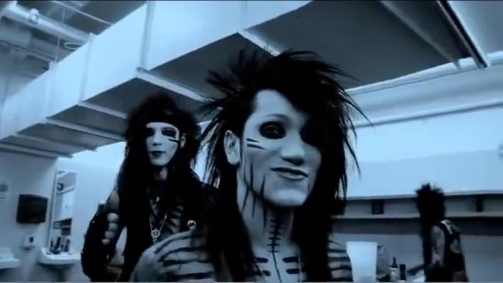 LadySasha41's tweet photo. @AshP_BVB I miss you babe http://t.co/rYj3YpbYtA