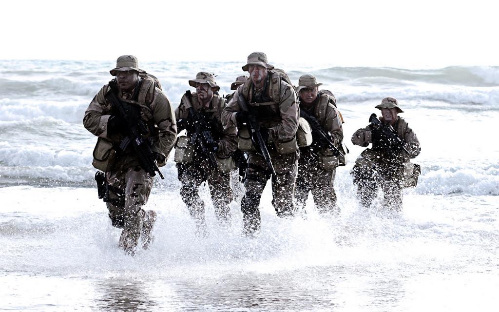 DirtyFrogmen's tweet photo. When brothers are brothers..@SEALofHonor @MarcusLuttrell  @ChrisKyleFrog @usairforce @BurdenoFreedom @ActualHeroess http://t.co/hUiFxC84f2