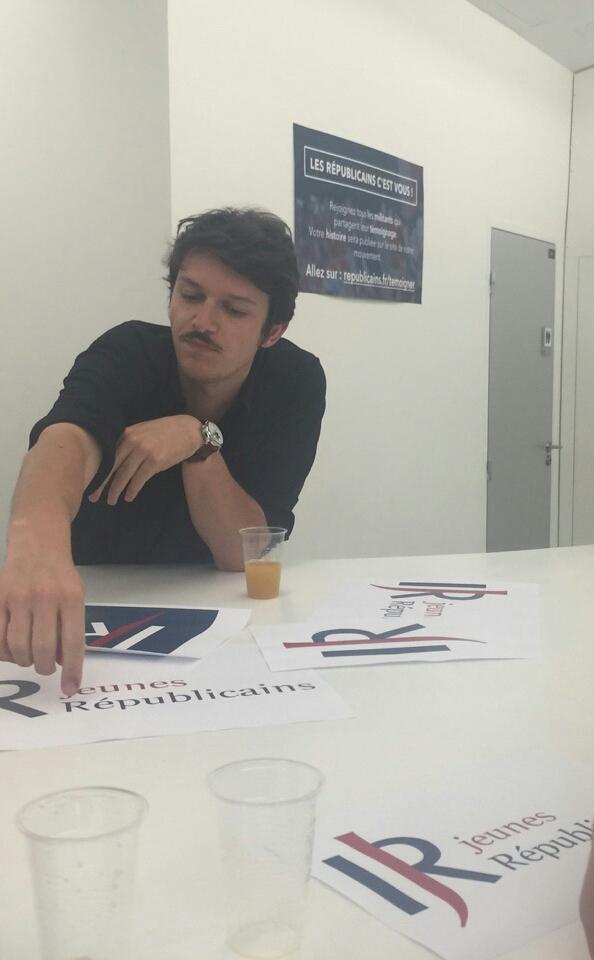 .<a href="/PierreLiscia/">Pierre Liscia</a> présent le nouveau logo des <a href="/jeunesrep/">Jeunes Republicains</a> ! #LesRépublicains #JeunesRépublicains