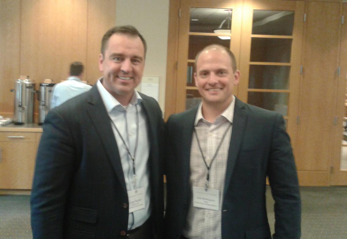 JoseJavierJJR's tweet image. Trading notes w Utah Speaker @GHughes51 at end of brief trip to @HarvardHBS to talk US competitiveness #USComp