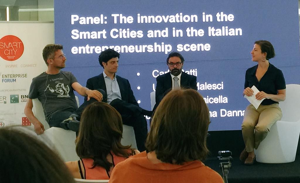 totididio's tweet photo. Hi Prof.! Great to see you @SmartCityInnoAw #smartcityinnovawards @crassociati @SenseableCity @wepushsocial http://t.co/58aoKHv5Qr