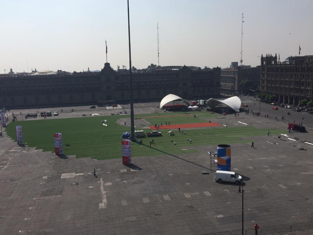 OAKeventos's tweet photo. El #HomrRunDerby tomando forma.. Gracias @AlazrakiCom #AlazrakiSports por la confianza!  #JonronesEnElZocalo http://t.co/Fg8iZhCPsf