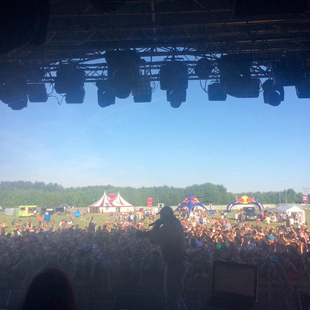 SandCFestival's tweet photo. #SHUTDOWN http://t.co/eKkhdEobwq