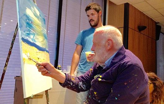 ONCE_oficial's tweet photo. Ataúlfo Casado inaugura su exposición en el #MuseoTiflológico de la ONCE pintando en directo http://t.co/wfmfrwr1k2 http://t.co/ea7pdQ0PwO