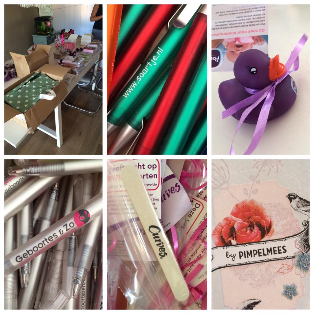 Aan de slag goodybags vullen voor de MaMaMarkt op 19-6. Iedereen die komt krijgt er een bij vertrek! #leidscherijn