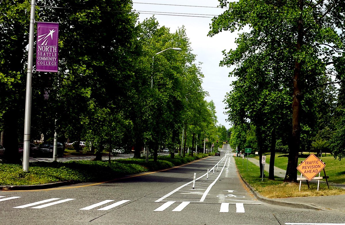 seabikeblog's tweet photo. Salomon: Seattle's newest protected bike lane just part of normal street maintenance http://t.co/gq5QUQ8EAH #SEAbikes http://t.co/qYQ1zyZoJD