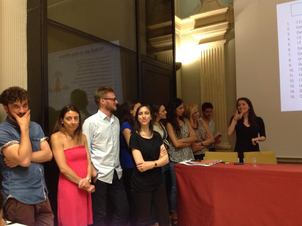 dolabschool's tweet photo. Terzo gruppo sul palco: Do Upp! Una delegazione numerosa e sorridente espone il lavoro #DoLabFareMKTG http://t.co/3RYedke5Dp