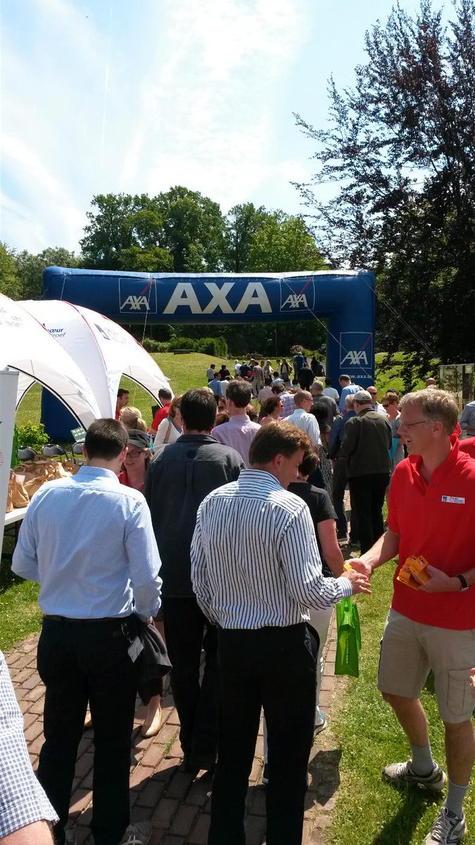FranklyKoster's tweet photo. What a fantastic people at @AXAinBelgium: 1300 employees joined me today for the #walkfortheclimate during #AXACRWeek http://t.co/ldytchPPB6