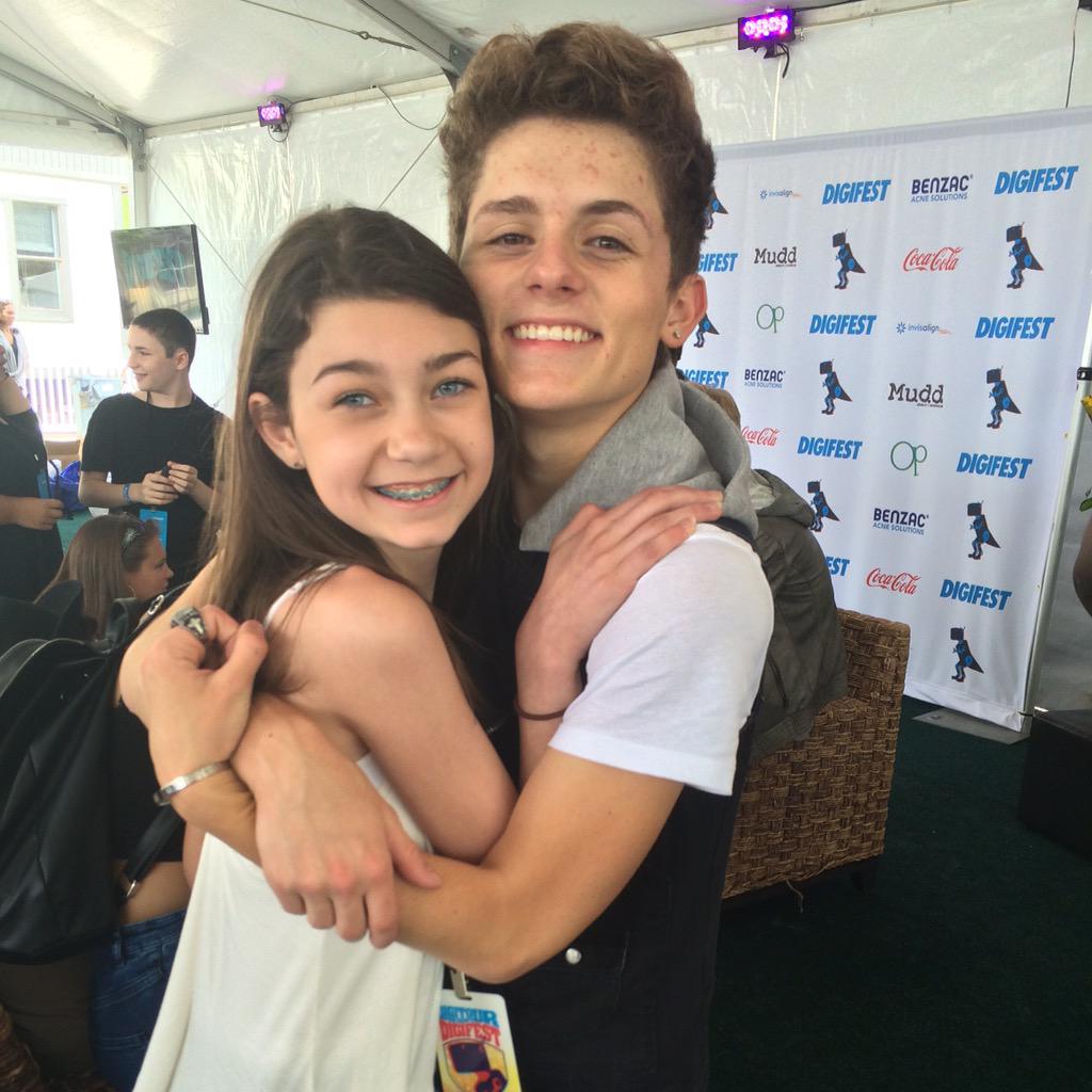 SophiaNeely's tweet photo. #DigiFestGoals #DigiTourGoals @DigiTour @TheDigisaur http://t.co/JhkGsUWx4Z