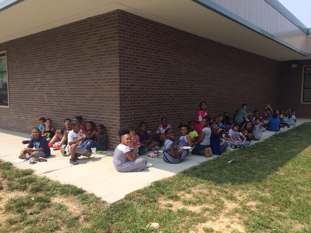 AMESGrade2's tweet photo. Second grade pizza party was a success!!! http://t.co/2IcrWuQOCO