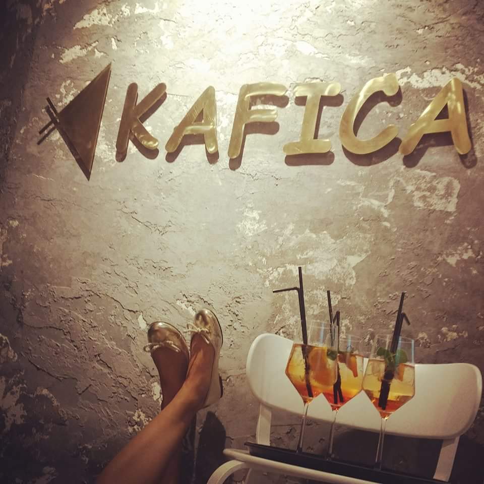 PrettySrbija's tweet photo. haPPy APerol spritz Hour
SuboTA 13 jun od 19 h
@pretty BallerinaS and KaFica http://t.co/pbD0kjq62j