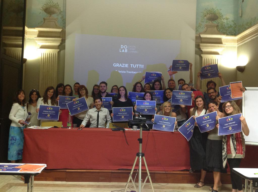 dolabschool's tweet photo. Davvero grazie a tutti! 😊 Con l'attestato i Dolabber sono ancora più belli @noltha #DoLabFareMKTG http://t.co/yHHw1UJTrZ
