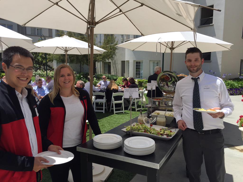 Lance_Evanson's tweet photo. @simplusnow @SteelBrick Great food, great company, great product! #SteelBrickSummit #SelfieWithSimplus http://t.co/xgSGk6P9Cn