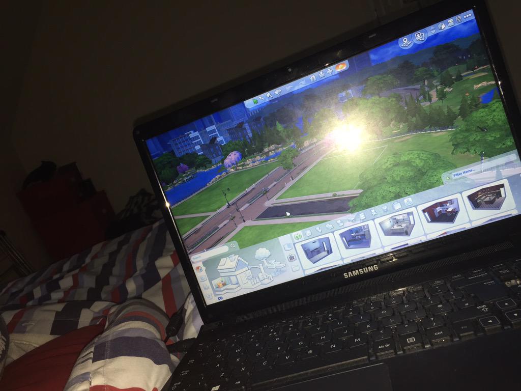 ellie_sanders_'s tweet photo. YH BUSDY #Sims4Newcrest http://t.co/waIBC2hqKn