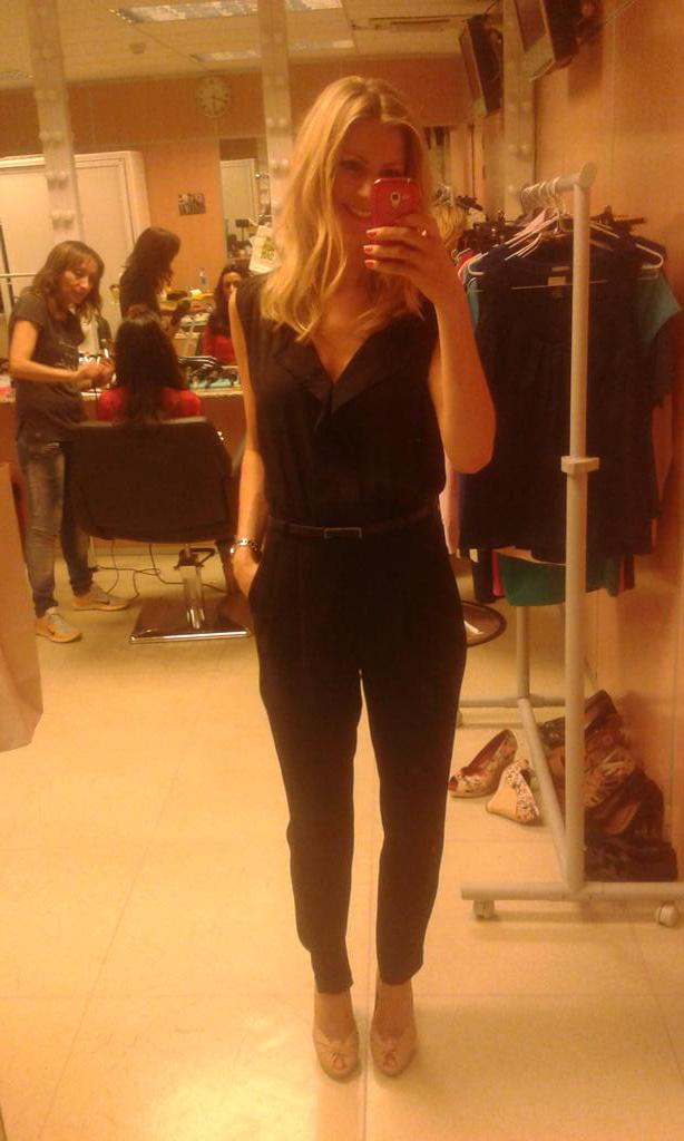 rhiannoncwjones's tweet photo. . @Letiko2 to the rescue. Again. ¡Gracias guapa! #EstilistaTop http://t.co/rFgSsBu9Yk