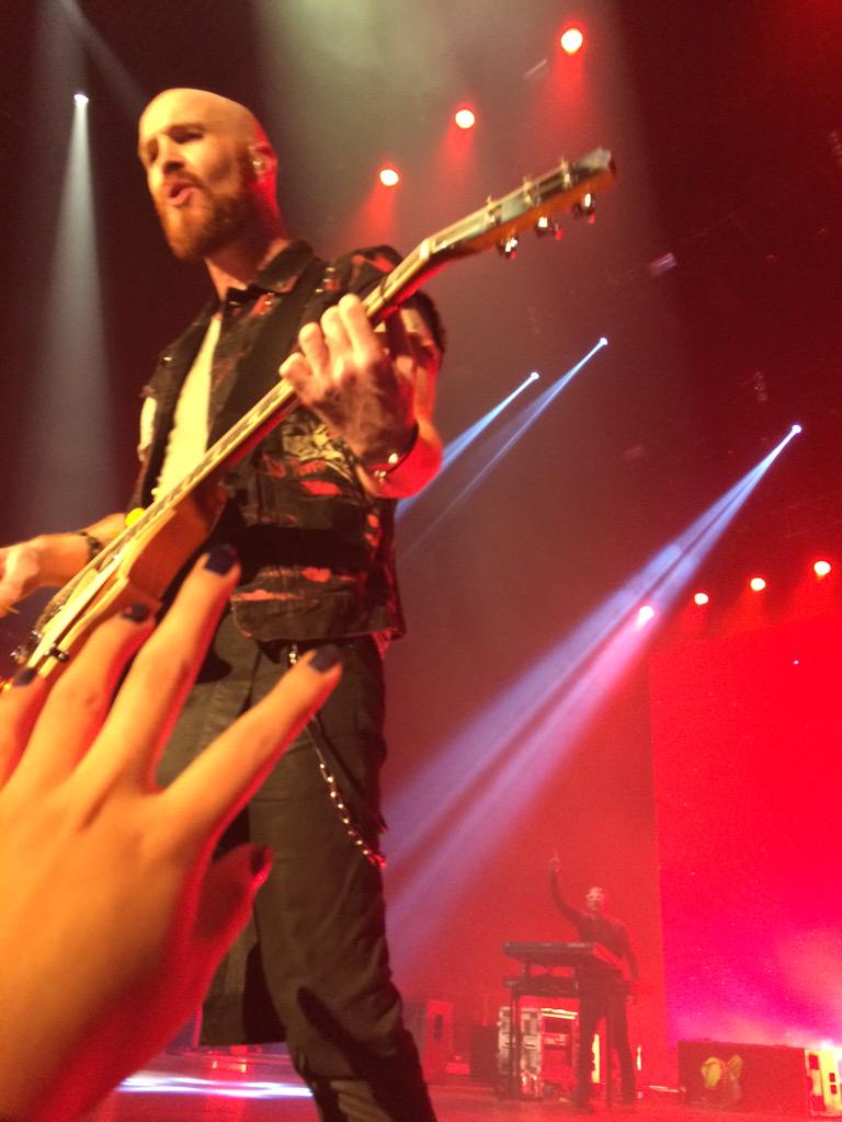 mexicothescript's tweet photo. Almost 😭❤️✨🇮🇪✋🏼 SERIOUSLY BEST DAY EVER GUYS @lililshake #TheScriptFamily #TheScriptMexico http://t.co/1w6bH4atRX