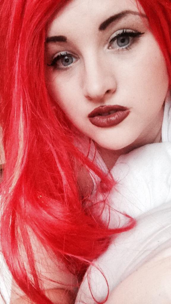 EmilySkipper_xo's tweet photo. Thursday selfie 👌🏼 http://t.co/FWWKk87aoK