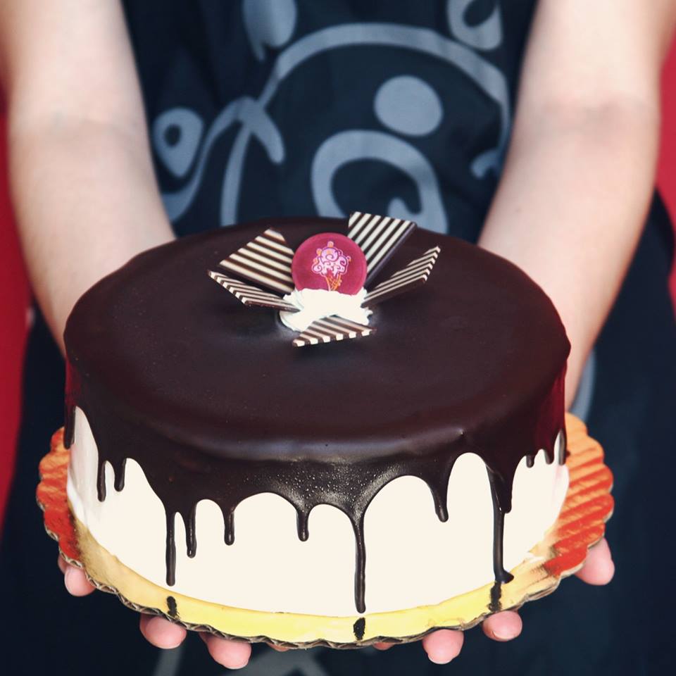 ColdStoneHolt's tweet image. Father's Day approaching! Plan ahead and order Dad a handcrafted Tall, Dark &amp;amp; Delicious cake! ColdStoneCakes.com.