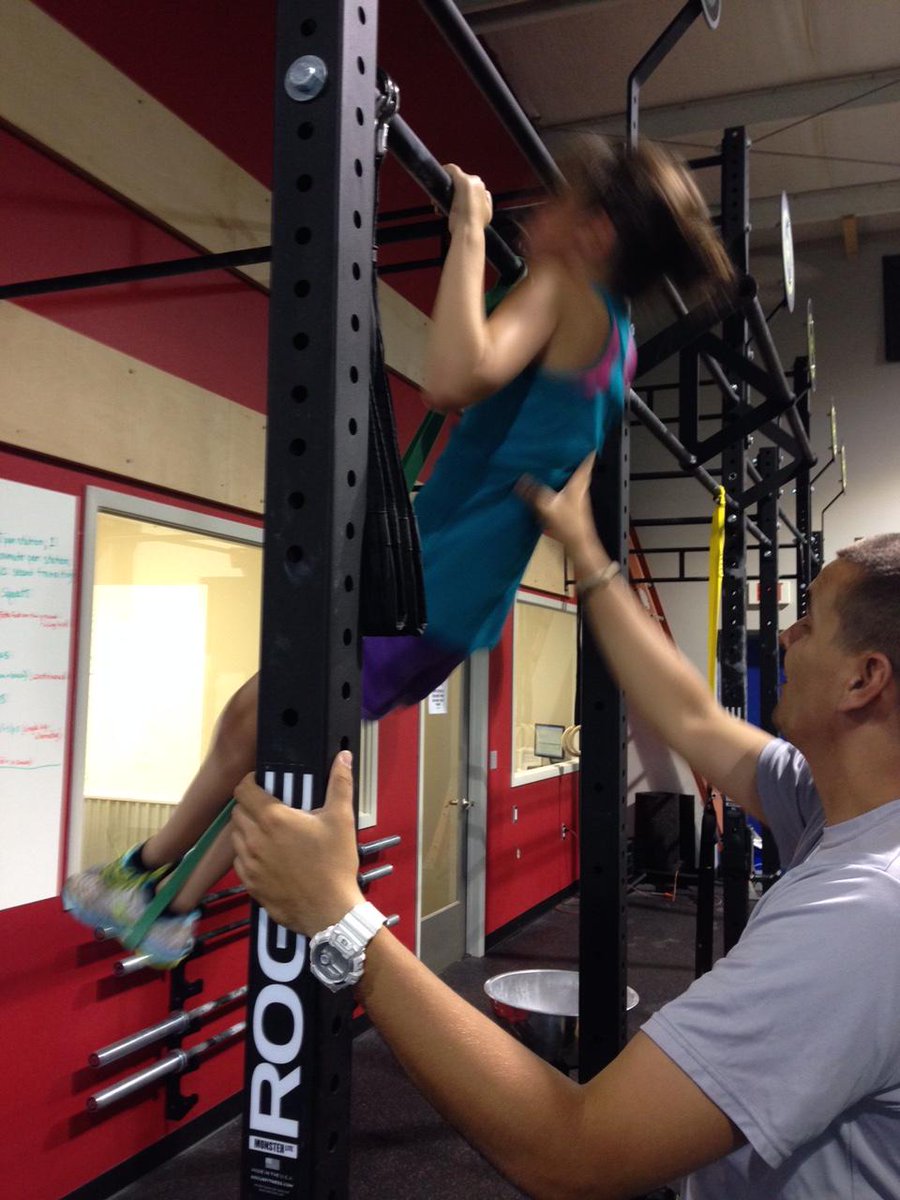 GoingVerticalNE's tweet image. Bailey, Sarah, Dakota and Abby were putting in some hard work today #nodaysoff #pullups #sprintform