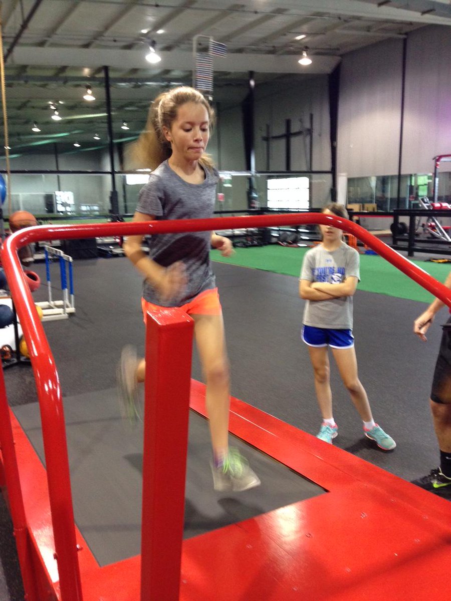 GoingVerticalNE's tweet image. Bailey, Sarah, Dakota and Abby were putting in some hard work today #nodaysoff #pullups #sprintform