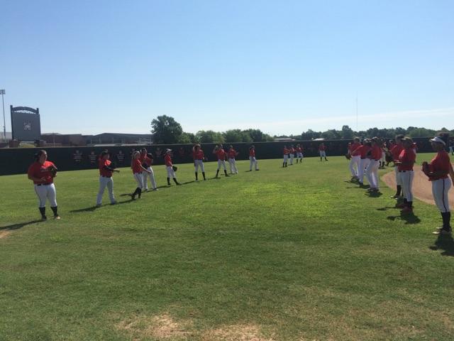LadyBroncoBest's tweet photo. Lady Broncos getting ready to play! http://t.co/j0gePW5Mbm