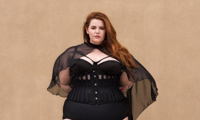 JornalOGlobo's tweet photo. Modelo plus size pede desculpas após dizer ‘homens negros me amam’. http://t.co/Aw9AZFhMLd http://t.co/lWNQdmH9LN
