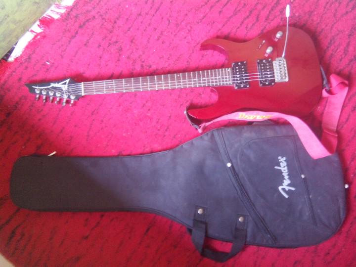 BukosBogor's tweet photo. Dijual, gitar Ibanez lokal, kondisi 90% bonus strap + softcase Rp.700rb nego CP: HP 085695197005 PIN: 7D8E1621 http://t.co/OJISrvYVdO