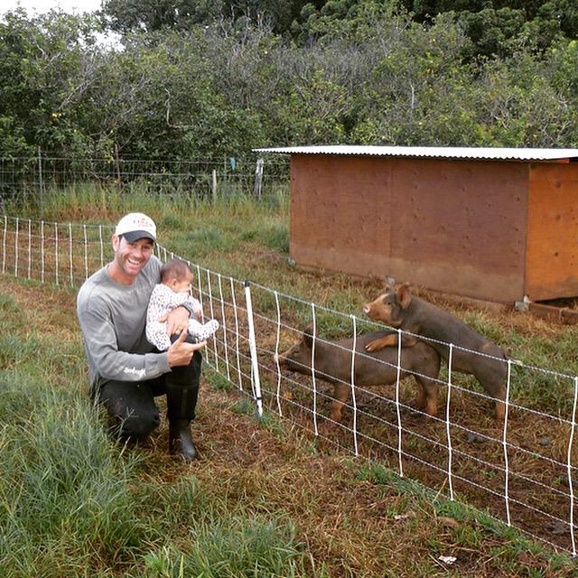 MalamaFarm's tweet photo. Sex-Ed, farm-style. #tbt to our first "birds and the bees" lesson. #farmkids http://t.co/IZnop9SdgF
