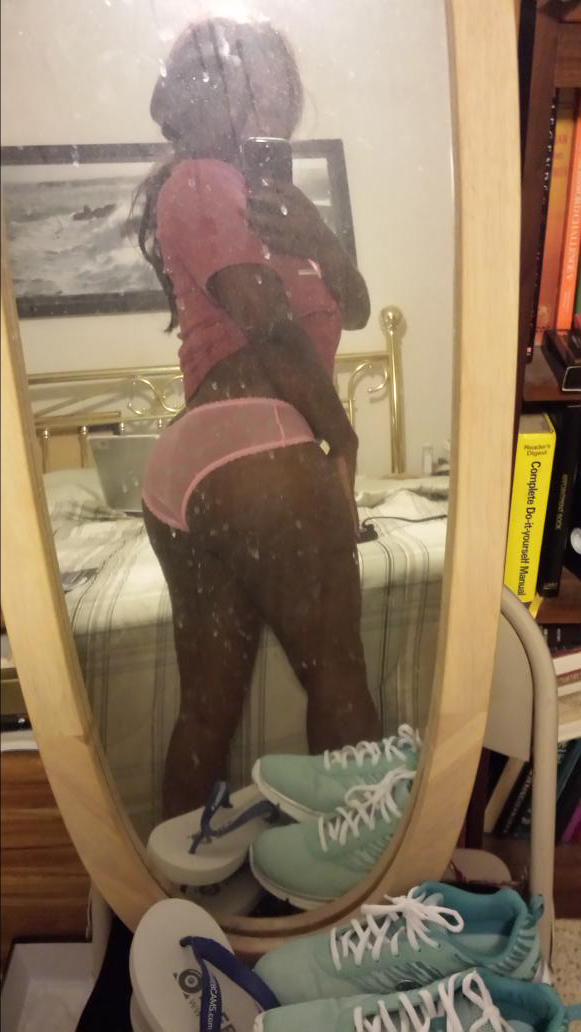 MsSammiRoss's tweet photo. Bedroom selfie #cammodel #bootymovement #Panties http://t.co/ctFV37nNr9