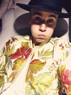 justenbeiber011's tweet photo. What? http://t.co/HTuodxeHDy