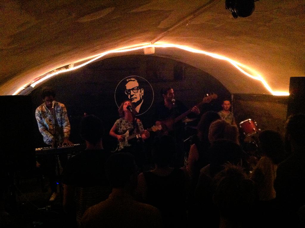 On finit bien la soirée avec <a href="/popsahara/">sahara</a> !