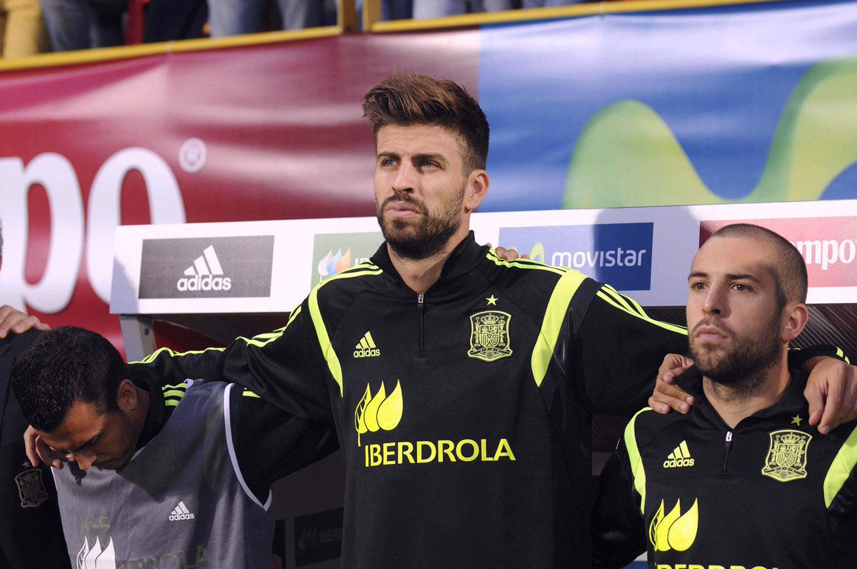 puntopelota's tweet photo. ENCUESTA | ¿Qué OPINAS de los PITOS a Piqué?
RT -> A FAVOR
FAV -> En CONTRA
¡Te leemos! http://t.co/IApm9K22mu http://t.co/mnaUuK7Q5p
