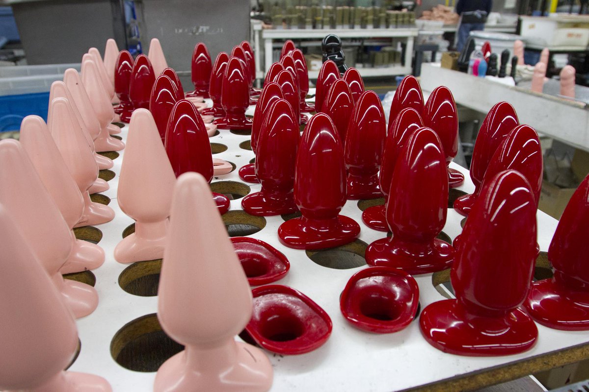TheOriginalDoc's tweet photo. Behind the scenes: pretty plugs in the making. #ButtPlugs #DocFactory http://t.co/3mgtw0jY5S