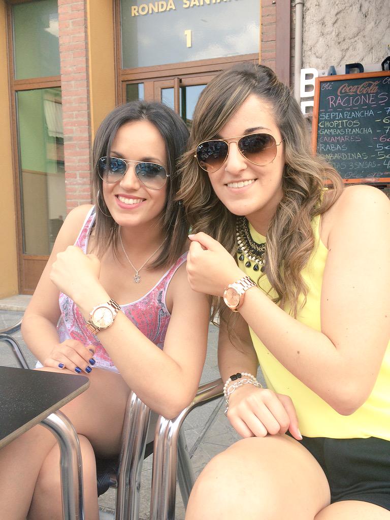 Judith65085038's tweet photo. Ole ole!! Que ya es el cumple de mi priiii 😃😃🎂🎂🎁🎁 MUCHÍSIMAS FELICIDADES GUAPA!! @995_elena 😘😘😘 http://t.co/fRAQbF6yuR